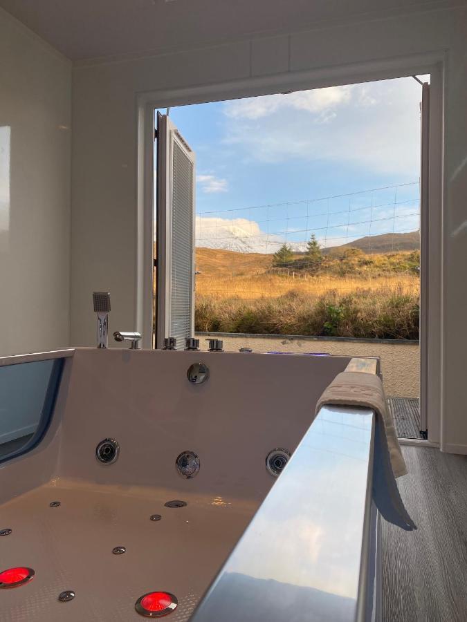Highland Stays - Ben View Room & Jacuzzi Bath Fort William Bagian luar foto