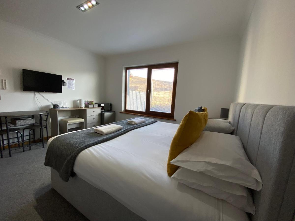 Highland Stays - Ben View Room & Jacuzzi Bath Fort William Bagian luar foto